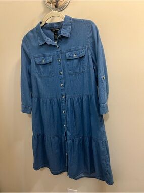 Millennium Denim Button-Front Shirt Dress in Medium Blue Size M with pockets